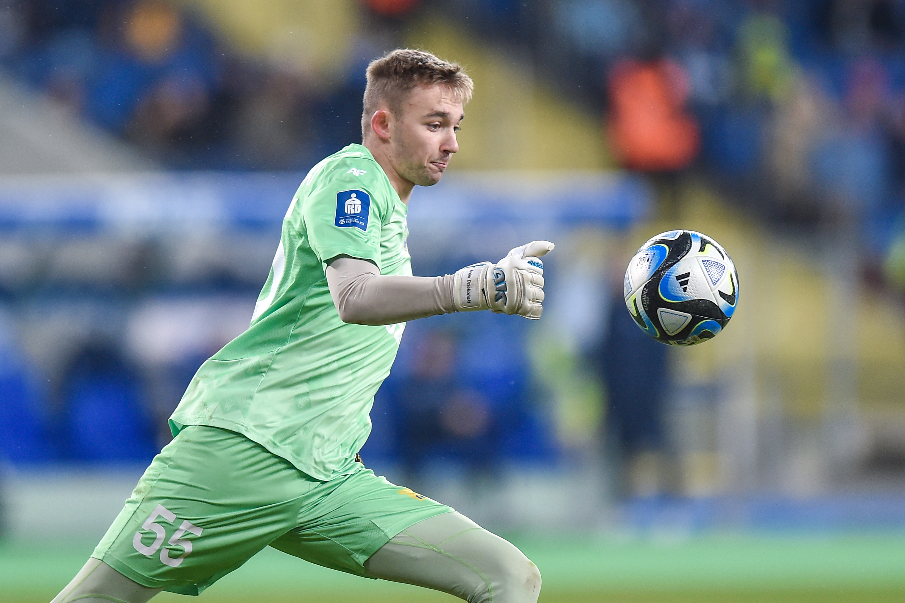 Korona Kielce chce młodego zdolnego bramkarza. "Niewykluczone, że szybko na nim zarobią" [NASZ NEWS]