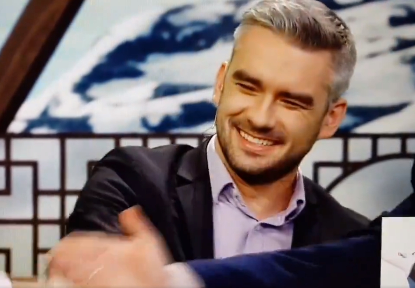 Dziennikarz chce ogolić się na łyso. Zaproponował nietypowy zakład przed TCS. "Ja chcę mieć emocje"