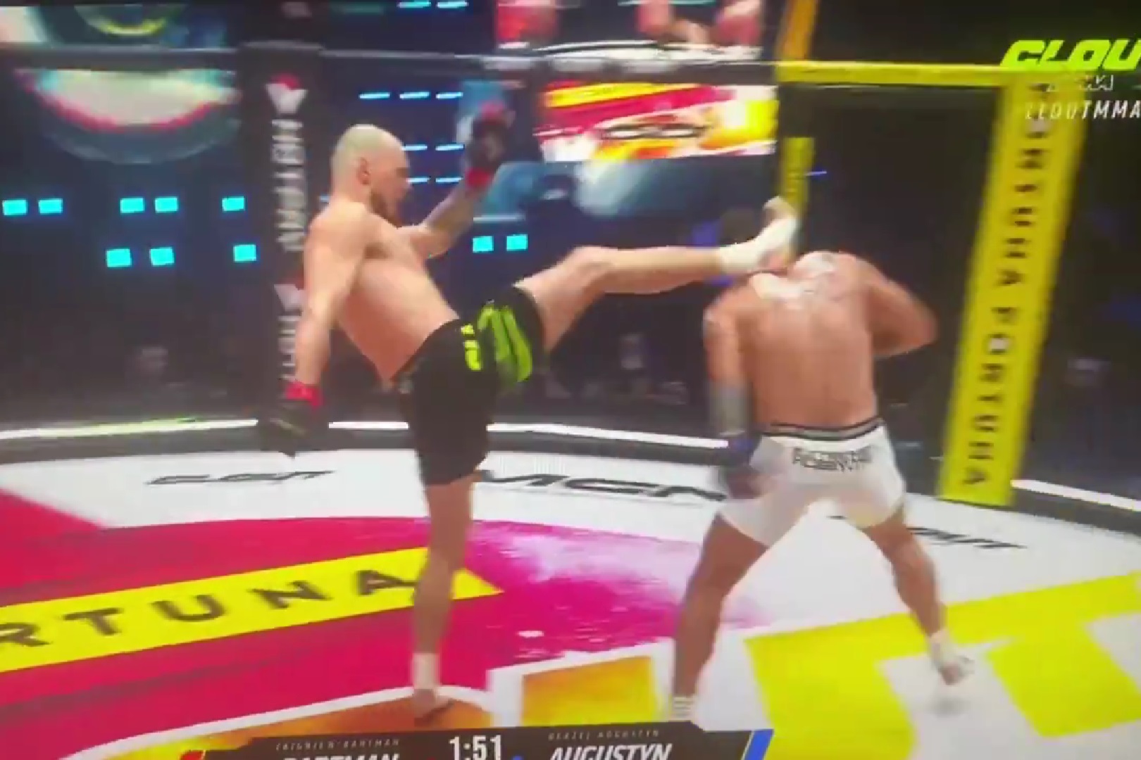 Fenomenalny high-kick Zbigniewa Bartmana! Były piłkarz rozbity na Clout MMA, skończył w gipsie [WIDEO]