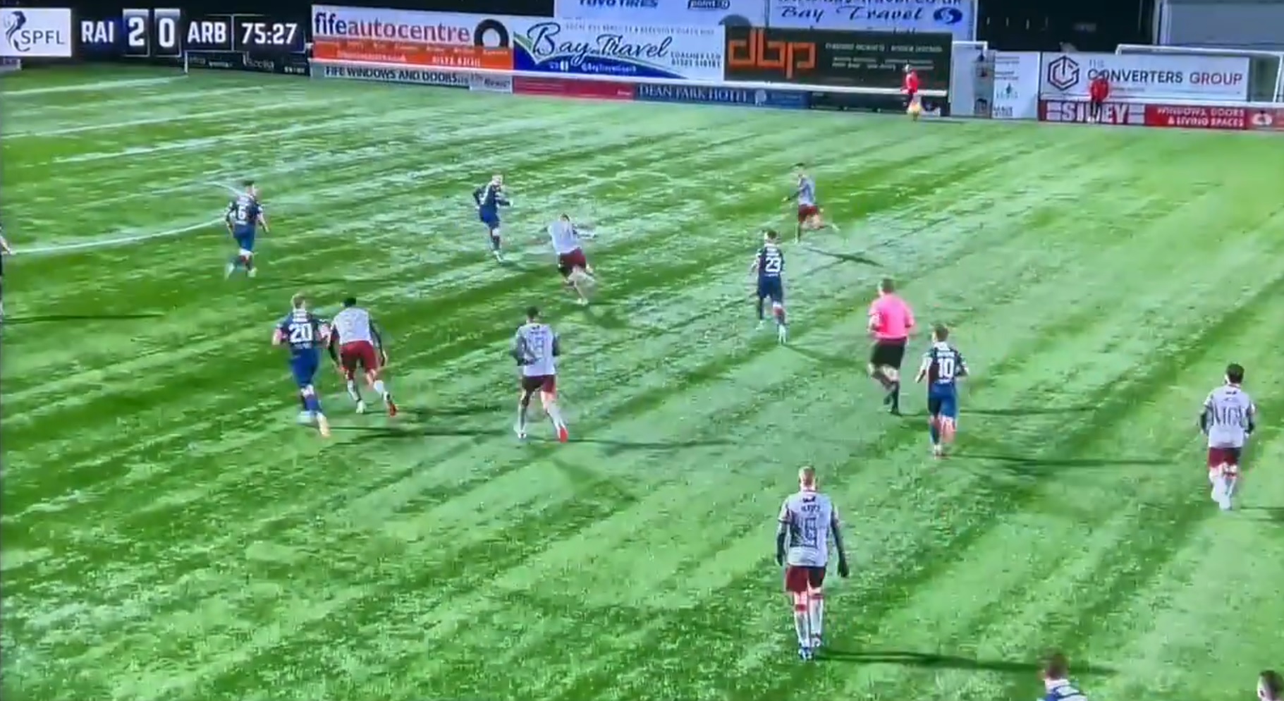 Bramkarz zagrał jako napastnik i strzelił pięknego gola! Nietypowa zmiana i wyjątkowe trafienie [WIDEO]