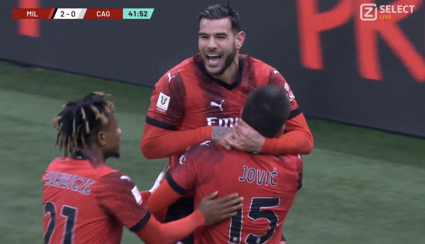 Milan rozbił rywali w Coppa Italia. Reprezentant Polski wsadzony na karuzelę, nie wykorzystał szansy [WIDEO]
