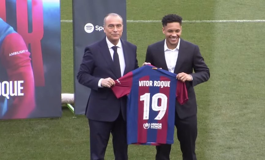 Vitor Roque zaprezentowany w FC Barcelonie. Przyznał, co usłyszał od Xaviego przed debiutem [WIDEO]