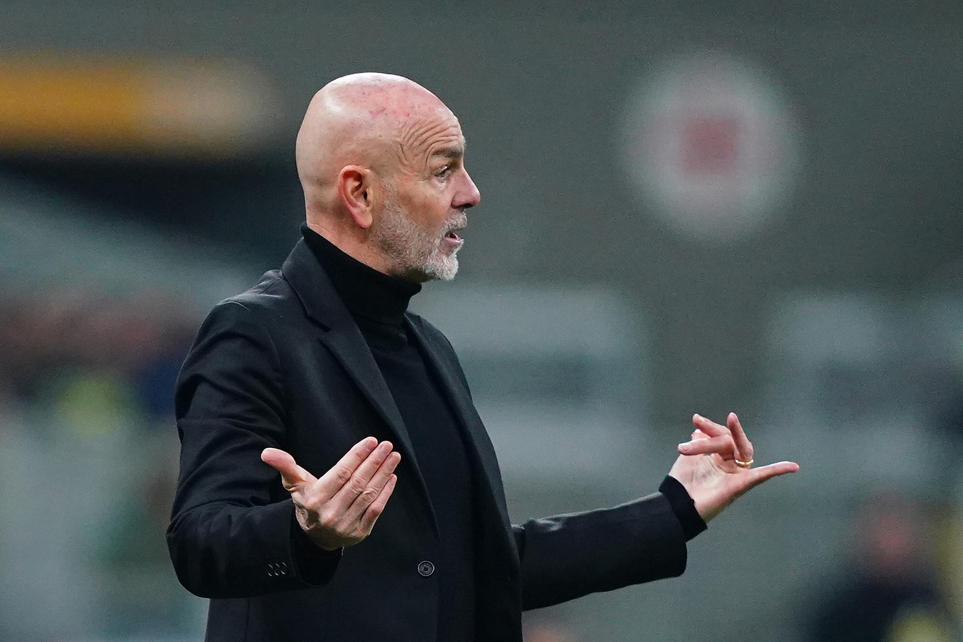 "Będzie lepiej, jak znajdzie sobie nowy klub". Pioli bez ogródek o piłkarzu Milanu. To jego koniec na San Siro