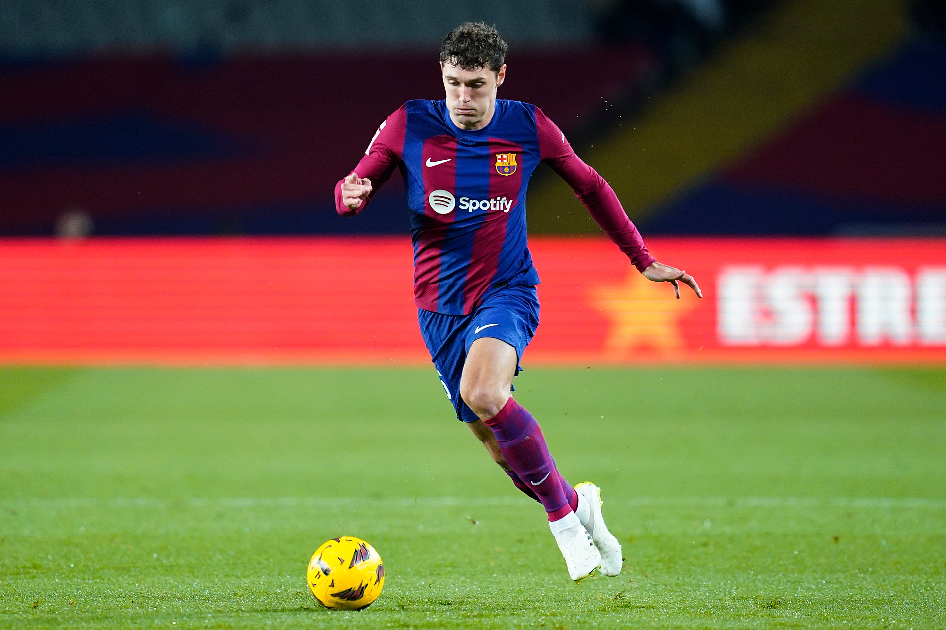 FC Barcelona szykuje zmiany w obronie. Mistrzowie Hiszpanii skreślili już jednego piłkarza