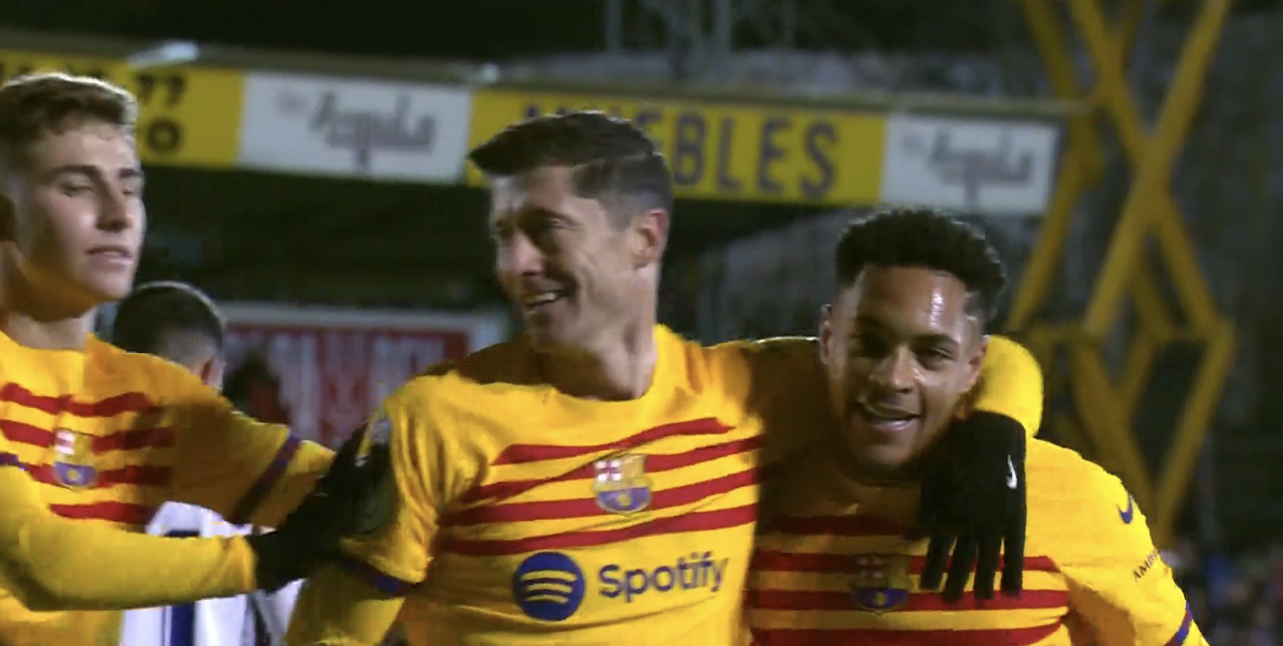 Czwartoligowiec wbił gole FC Barcelonie! Blisko totalnej kompromitacji, Lewandowski przybył na ratunek [WIDEO]