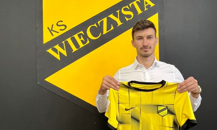 Wieczysta Kraków zbroi się przed walką o awans. Trzecioligowiec ściągnął posiłki z Ekstraklasy