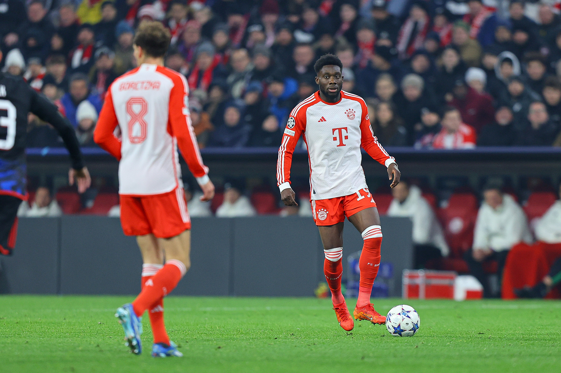 Bayern traci złudzenia ws. Alphonso Daviesa. Wiadomo, kogo chce za Kanadyjczyka