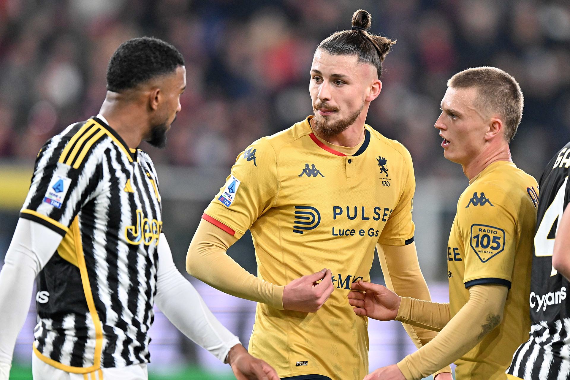 Juventus zarobi na transferze piłkarza Genoi do Tottenhamu. Wiadomo, na kogo wyda te pieniądze