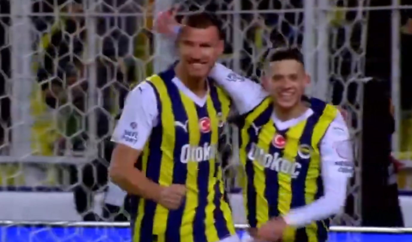 Genialny występ Sebastiana Szymańskiego! Gol i dwie asysty w 45 minut, Polak szaleje [WIDEO]