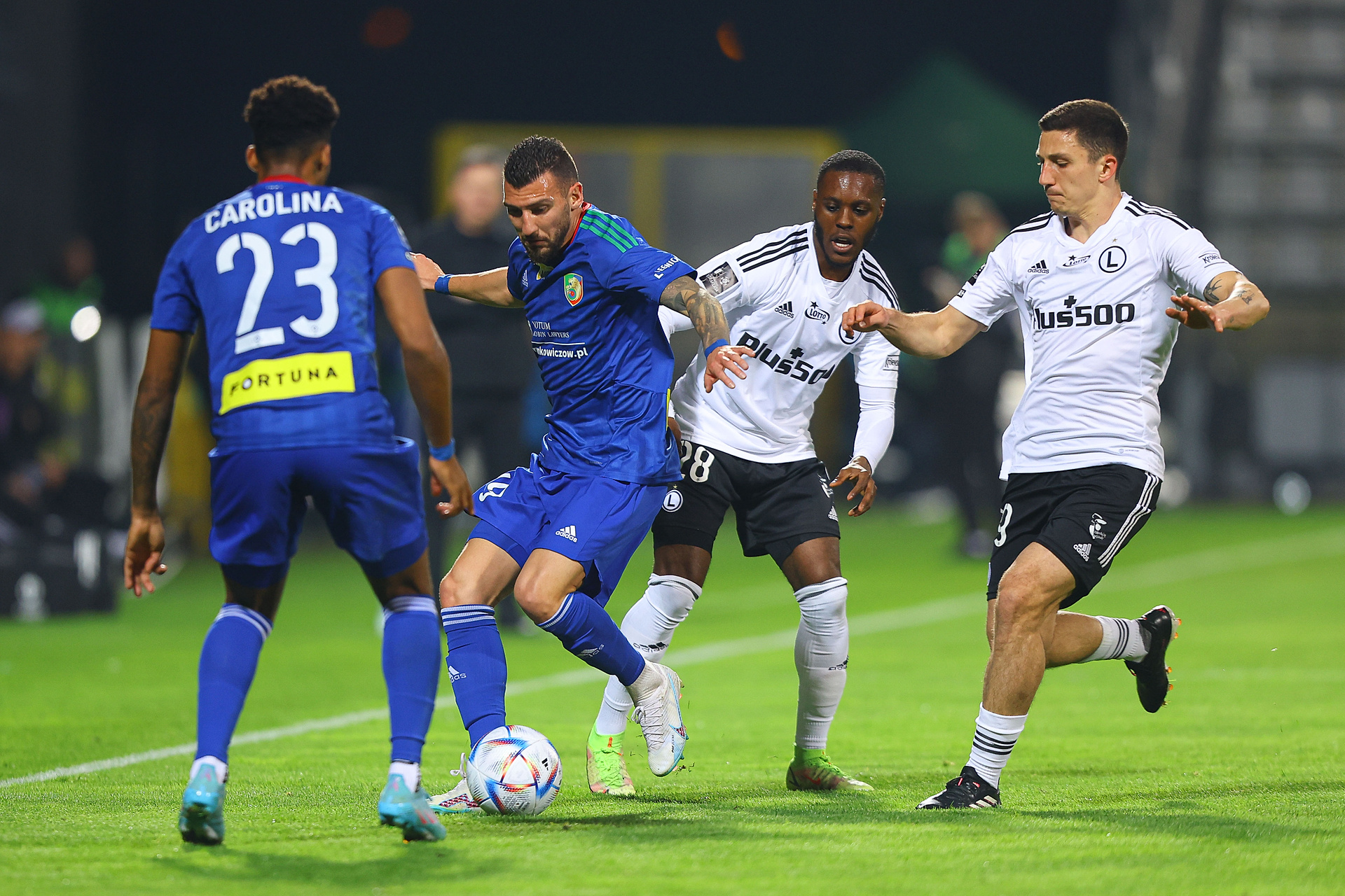 Legia Warszawa traci kolejnego piłkarza. Miał być gwiazdą klubu, obierze zagraniczny kierunek