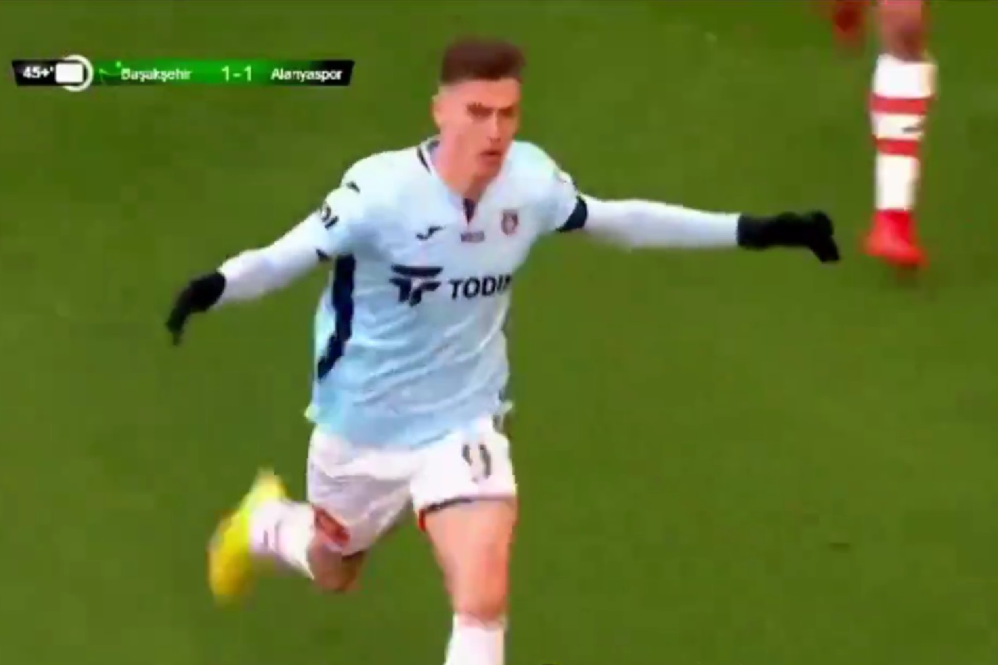 Kolejny gol Krzysztofa Piątka w Turcji! Reprezentant Polski idealnie wykończył dośrodkowanie [WIDEO]