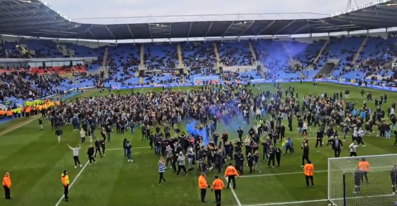 Awantura na angielskim stadionie. Kibice przerwali mecz w proteście przeciwko właścicielowi klubu [WIDEO]