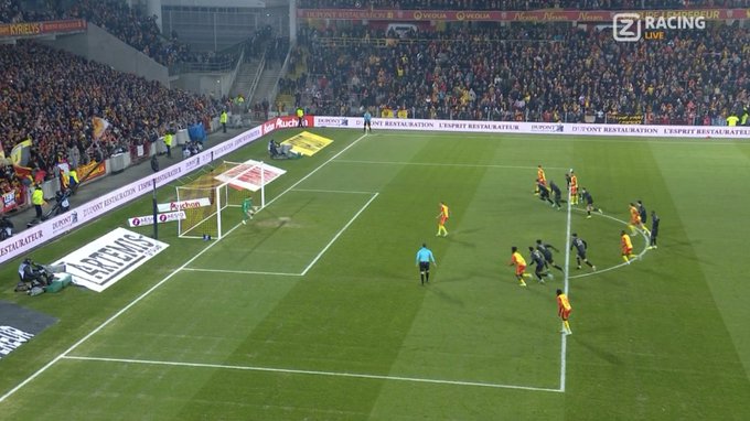 Przemysław Frankowski nie wykorzystał rzutu karnego z PSG! Donnarumma przechytrzył Polaka [WIDEO]