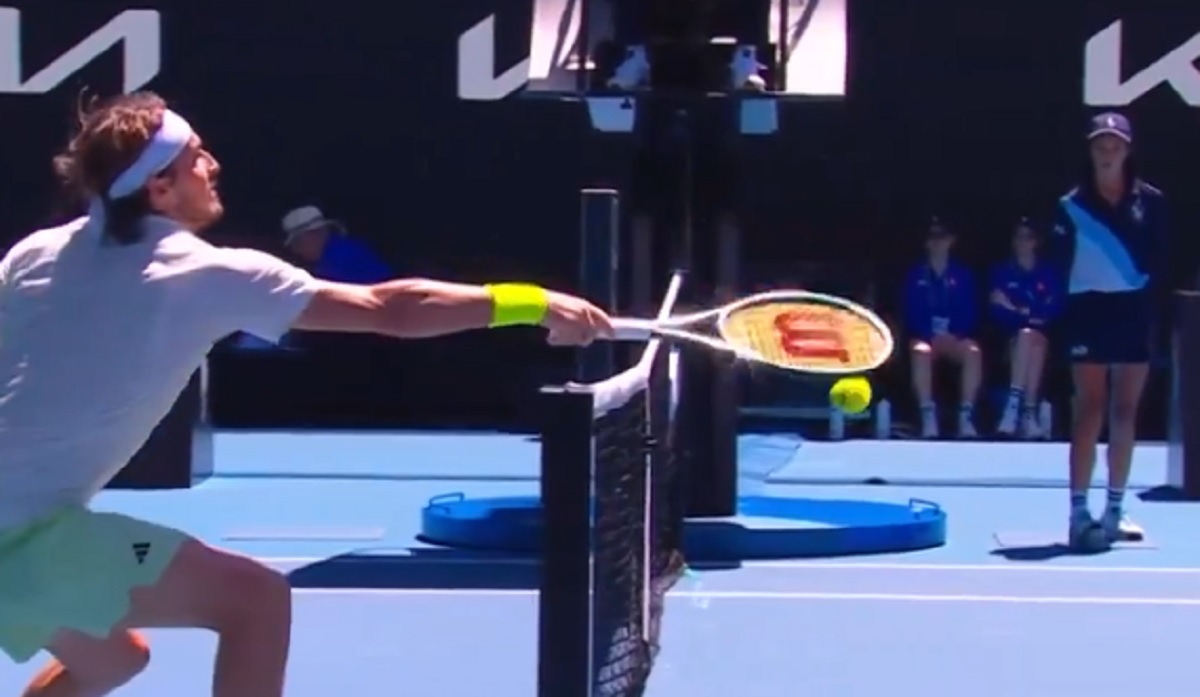 Słynny tenisista wywalczył punkt... po przeciwnej stronie kortu. Niezwykłe zagranie na Australian Open [WIDEO]