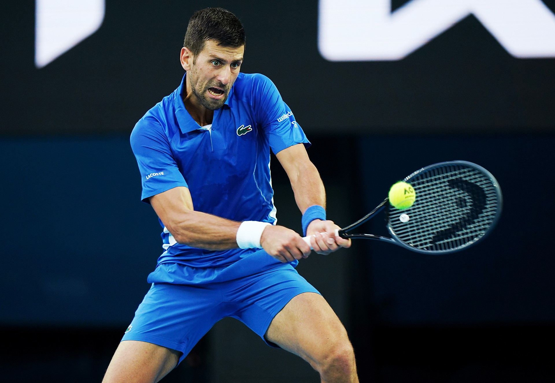 Djoković był gigantycznym faworytem, a pachniało sensacją. Serb uratował się i gra dalej w Australian Open