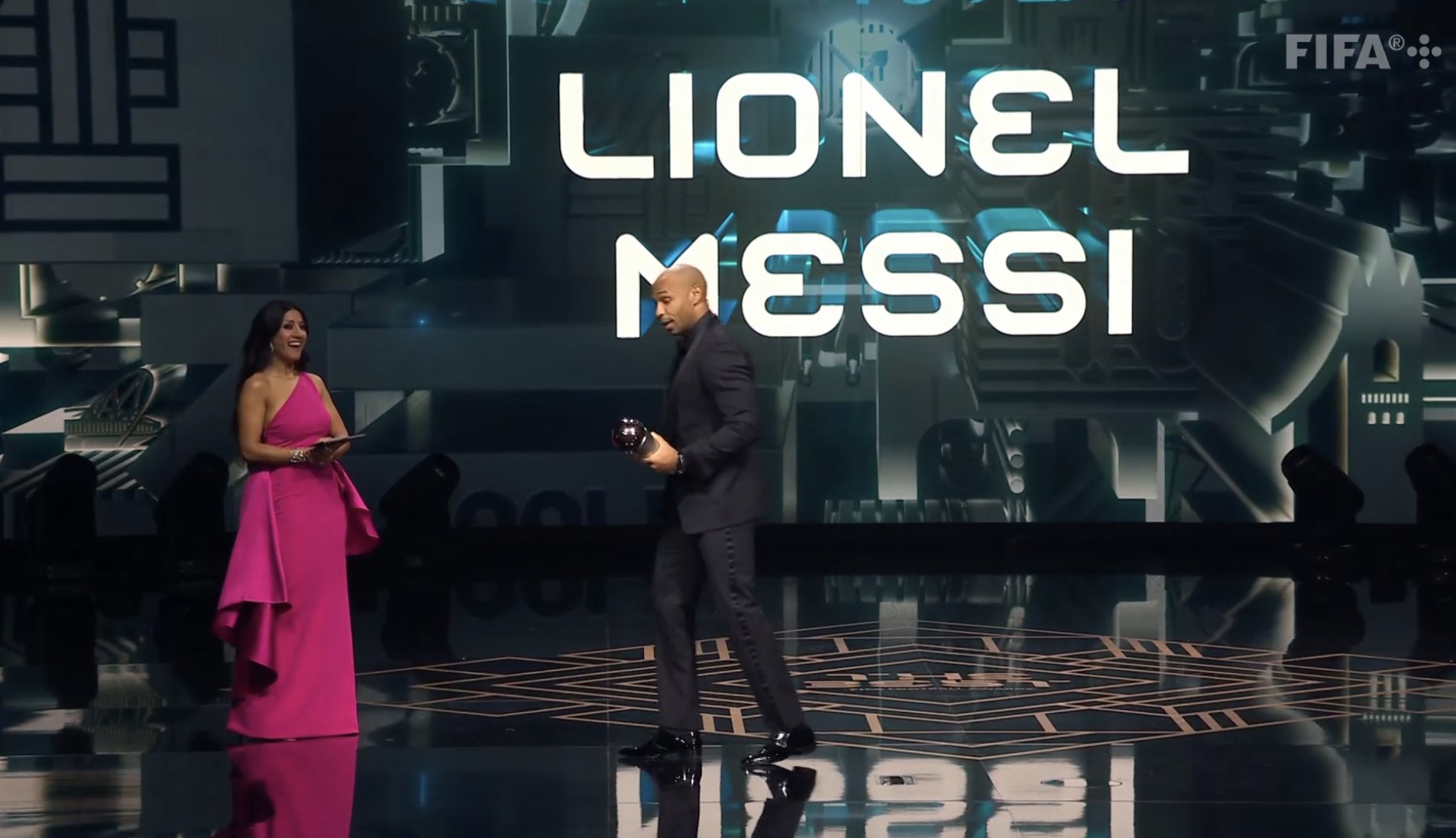 Przyznano nagrody FIFA The Best. Messi z najważniejszym trofeum, Haaland nieomal z nim wygrał!