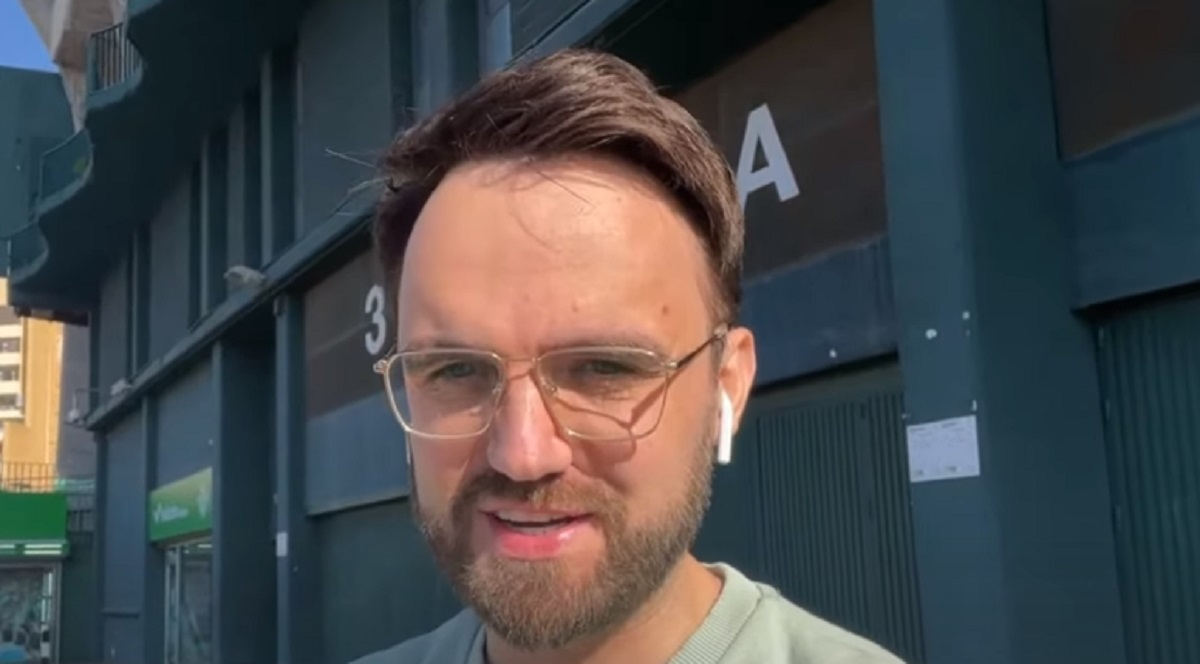 "Zaczęli nam wygrażać pięściami". Groźne sceny w meczu Barcelony, Święcicki ujawnia [WIDEO]