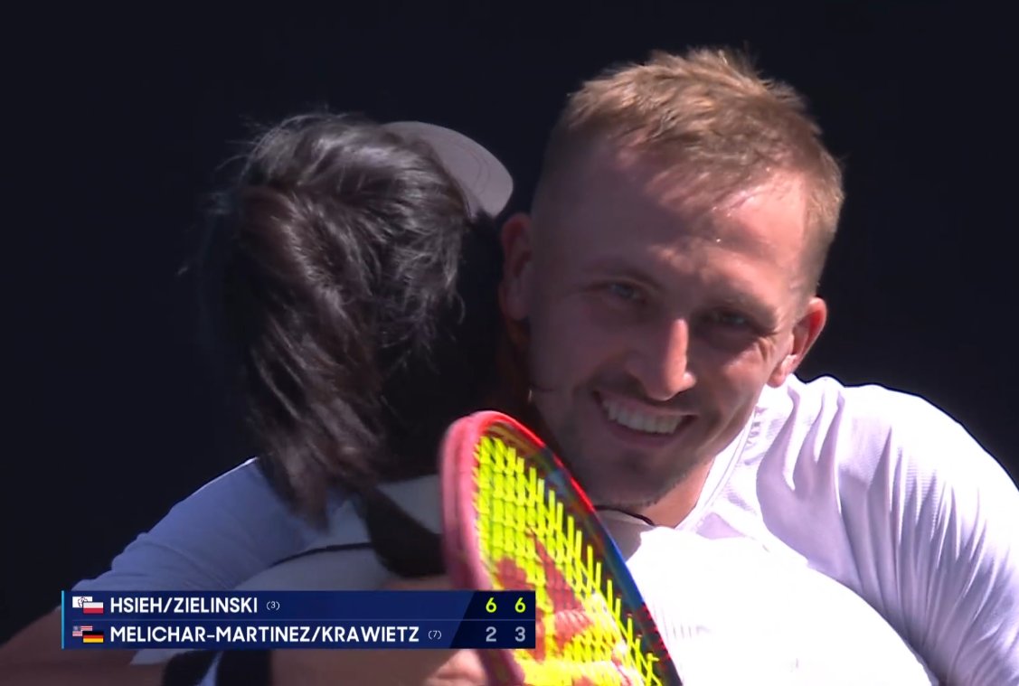 Polak w półfinale Australian Open! Cudowne zagranie, znów błyszczy w Wielkim Szlemie [WIDEO]