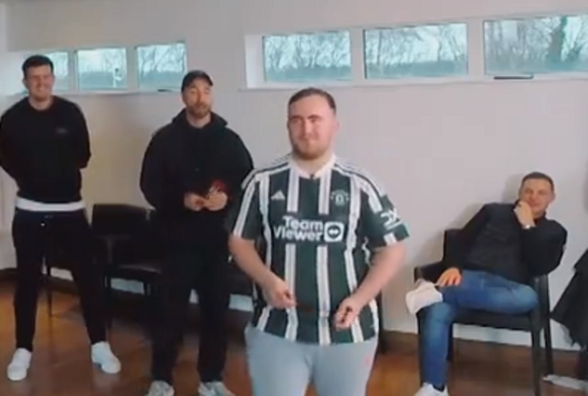 Rewelacyjny nastolatek zmierzył się z piłkarzami Manchesteru United. "Czerwone Diabły" były bez szans [WIDEO]