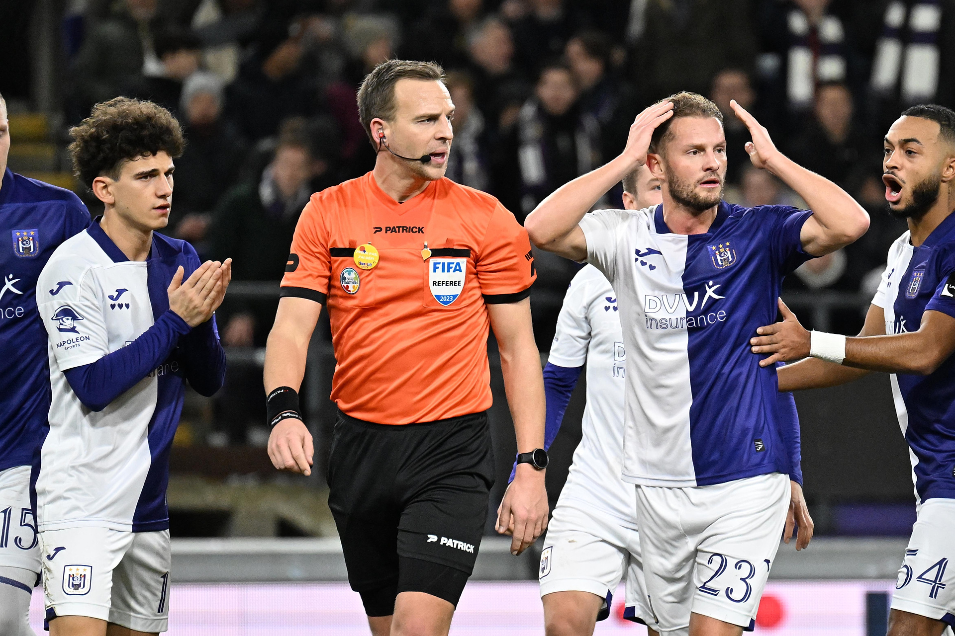 VAR popełnił gigantyczny błąd, mecz zostanie powtórzony. Historyczne wydarzenie w Belgii