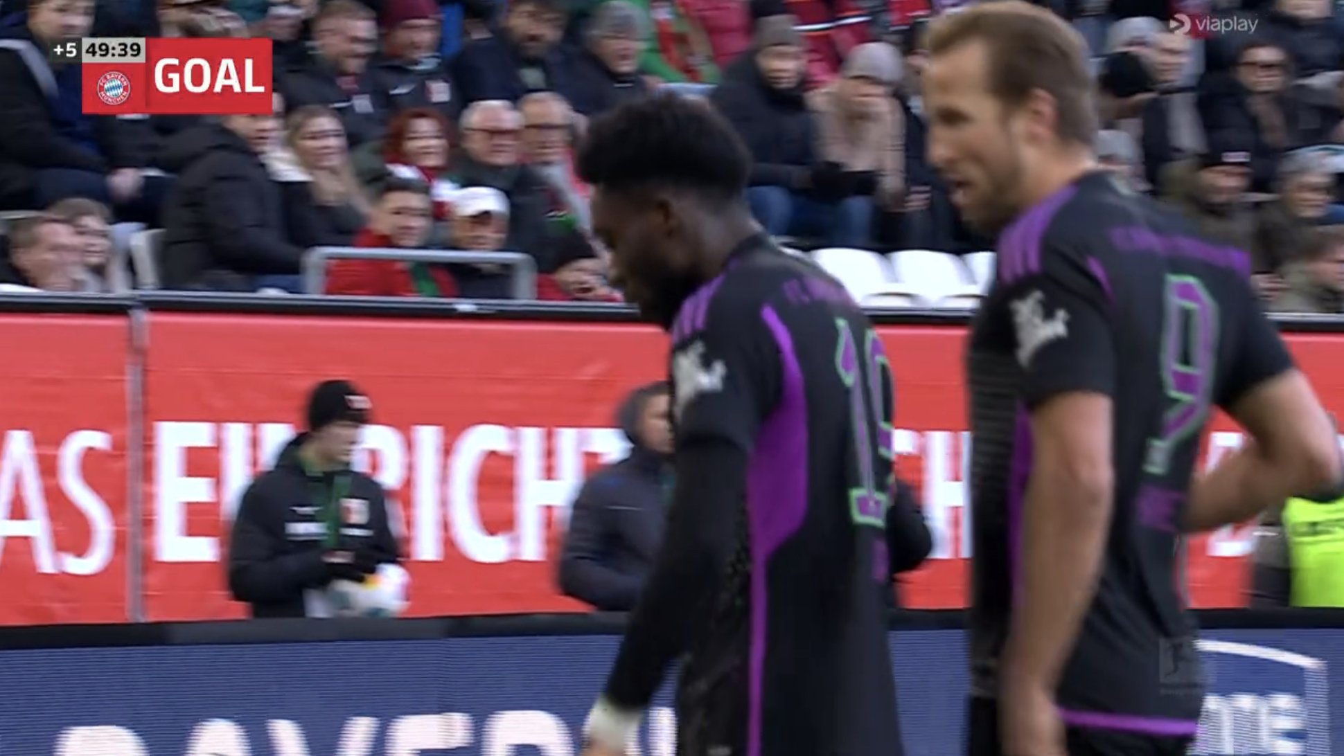 Kolejny gol Kane'a i obroniony karny Neuera. Wygrana mistrzów Niemiec w cieniu poważnej kontuzji [WIDEO]