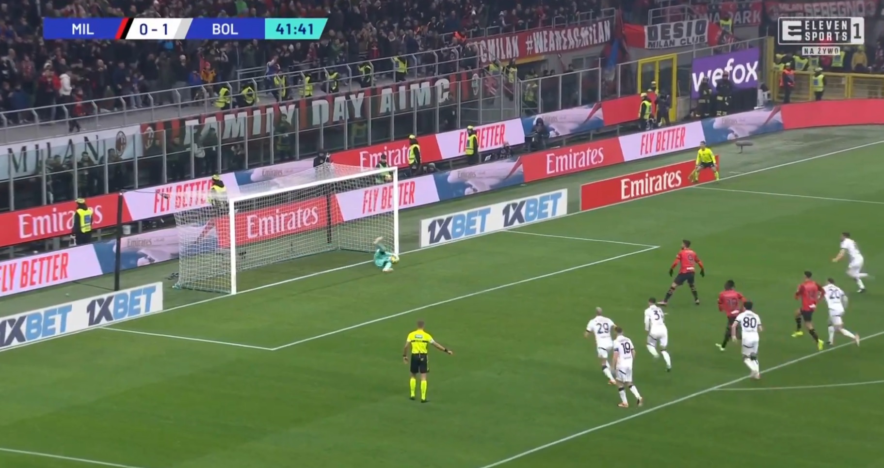 Łukasz Skorupski obronił rzut karny w meczu z AC Milanem! Olivier Giroud zatrzymany przez Polaka! [WIDEO]