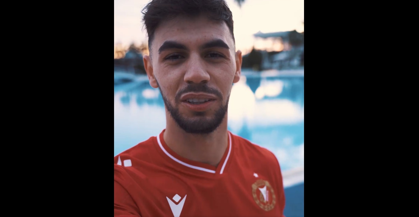 Lirim Kastrati II po podpisaniu kontraktu z Widzewem Lirim Kastrati II po podpisaniu kontraktu z Widzewem