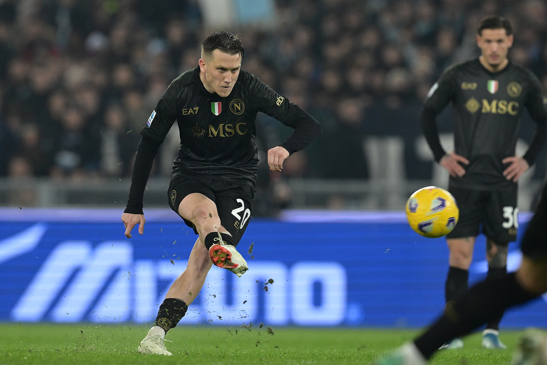 Media: Piotr Zieliński może nie zagrać w Lidze Mistrzów. Napoli myśli o skreśleniu Polaka