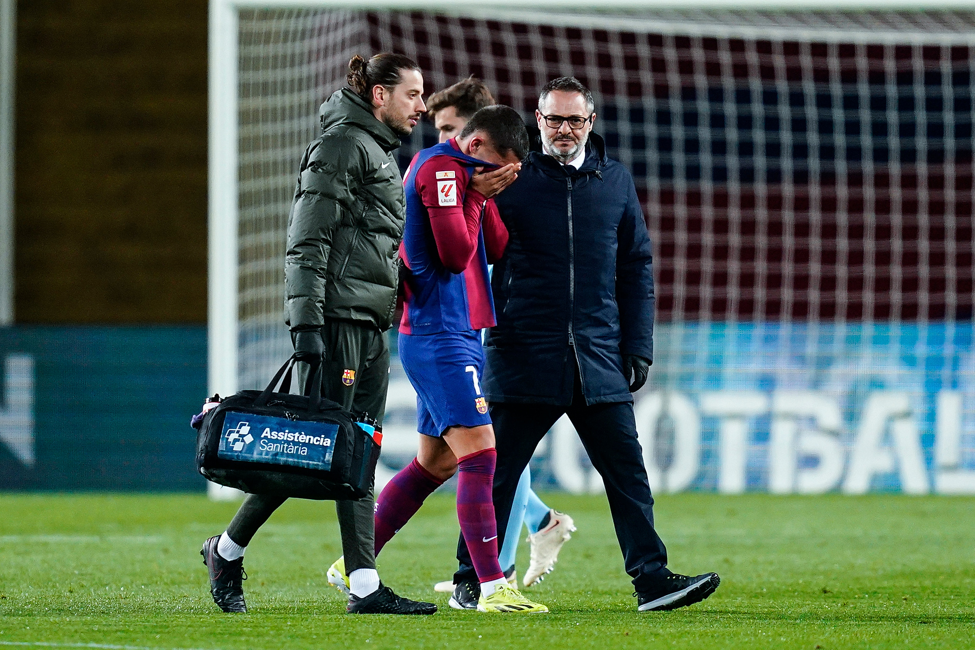 Szpital w FC Barcelonie. Następny piłkarz wykluczony z arcyważnego meczu