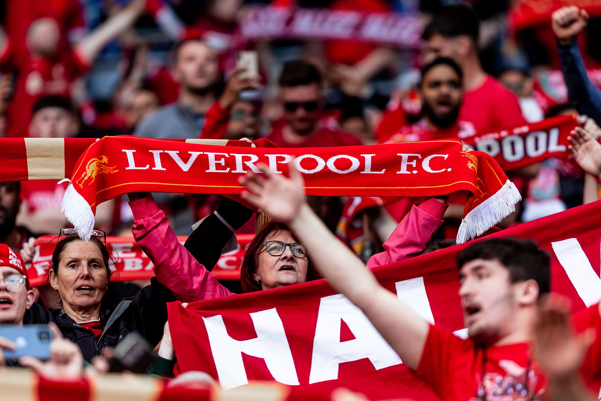 Oszuści podszywają się pod znanego szkoleniowca. Próbują wyłudzić pieniądze od kibiców Liverpoolu