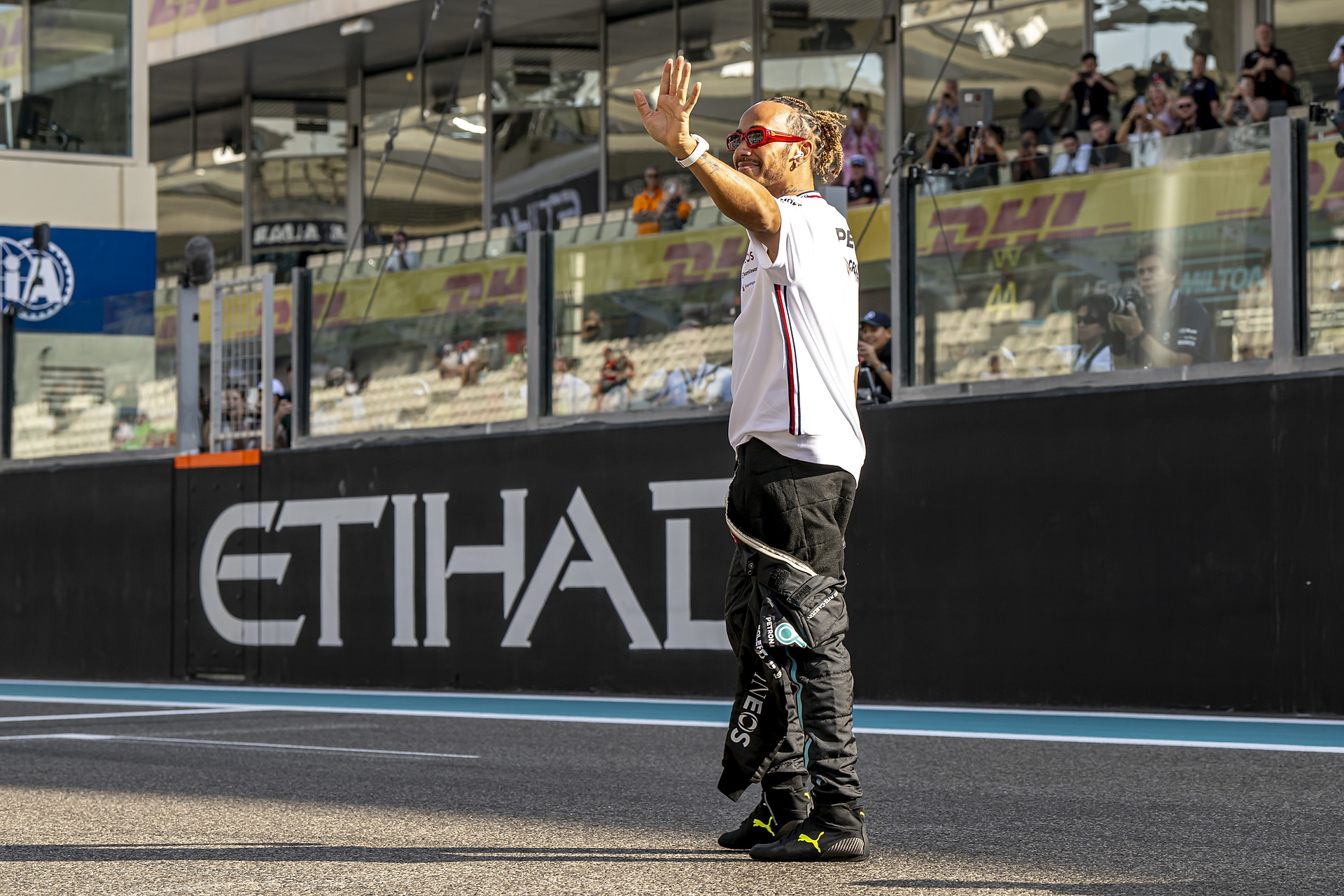 Media: Tyle Lewis Hamilton zarobi w nowej ekipie. Astronomiczna kwota dla uznanego kierowcy