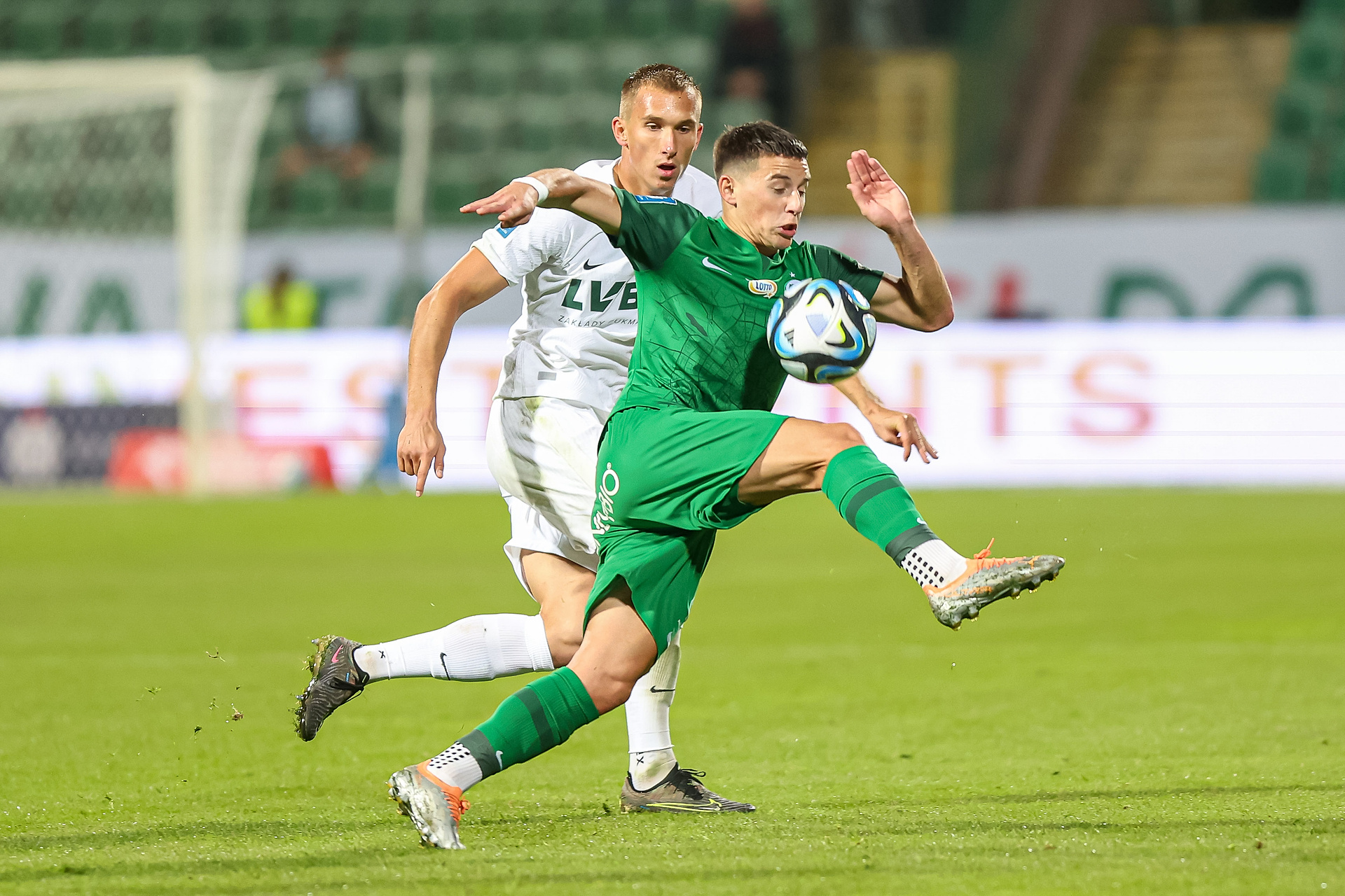 Media: Trener błaga o transfer Kajetana Szmyta. "Najlepszy numer 10, na jaki nas stać"