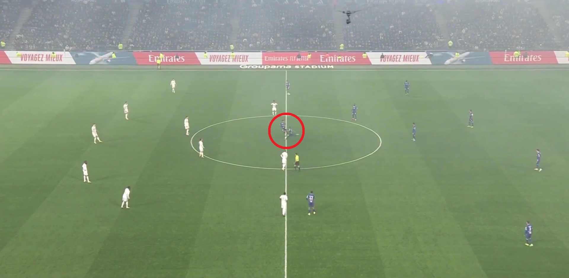 Piłkarz mógł strzelić gola w... trzeciej sekundzie. Niewiarygodne sceny w hitowym starciu [WIDEO]