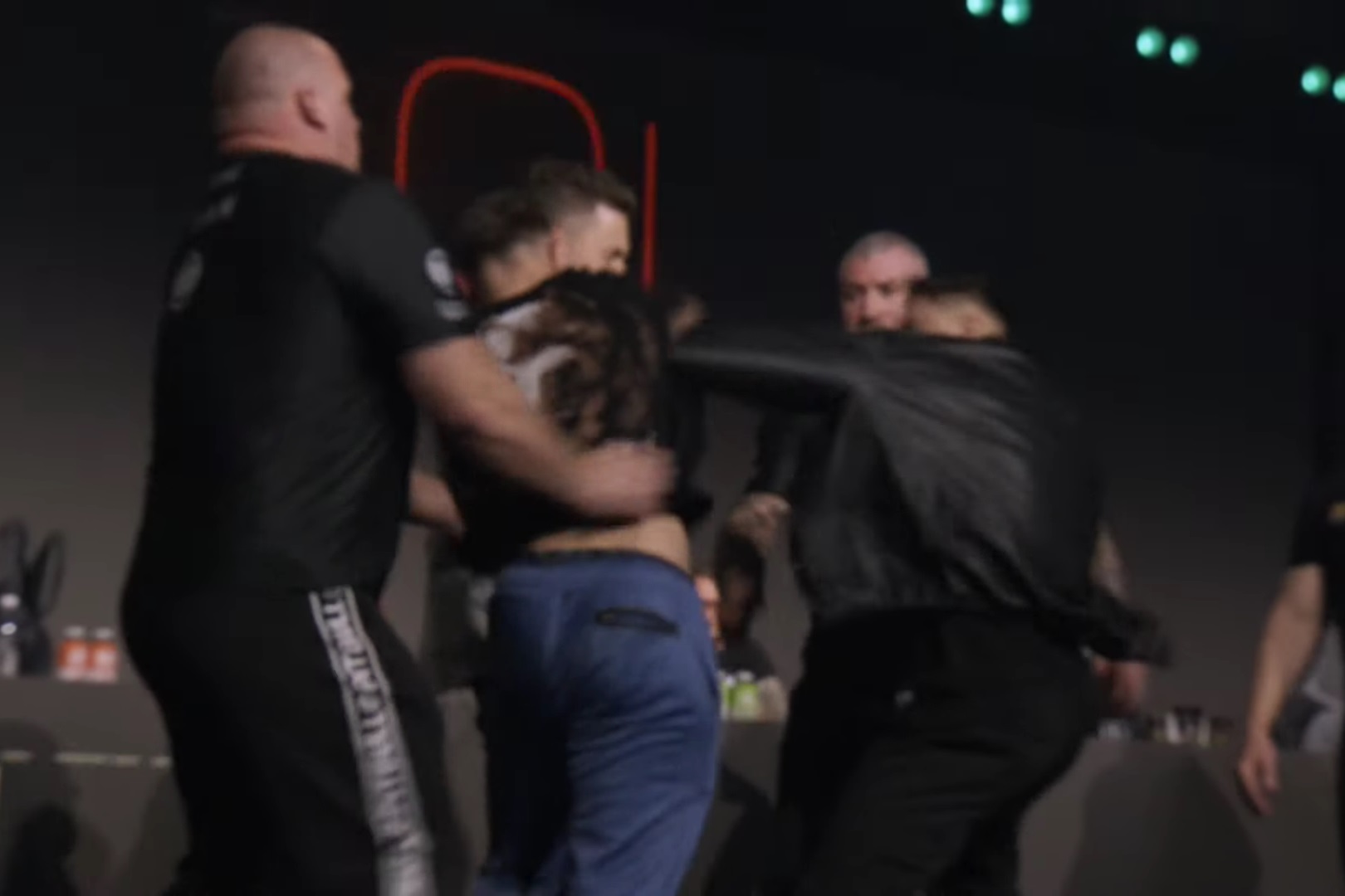 Innowacyjna zmiana w Fame MMA. Pojawią się zapisy kontraktowe dotyczące "dymów"