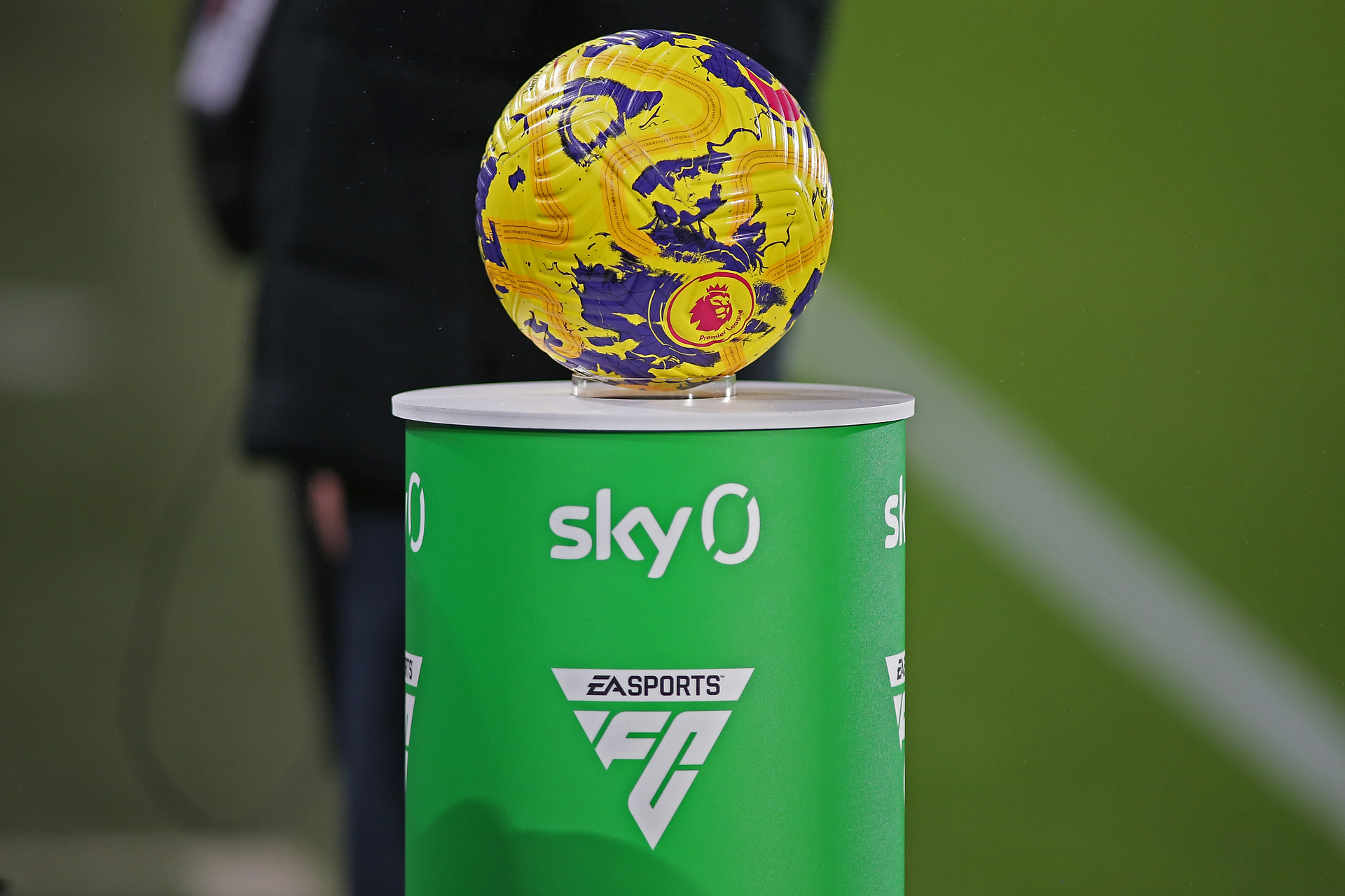 Media: Piłkarz Premier League walczy z uzależnieniem od... gazu rozweselającego. Trafił na odwyk