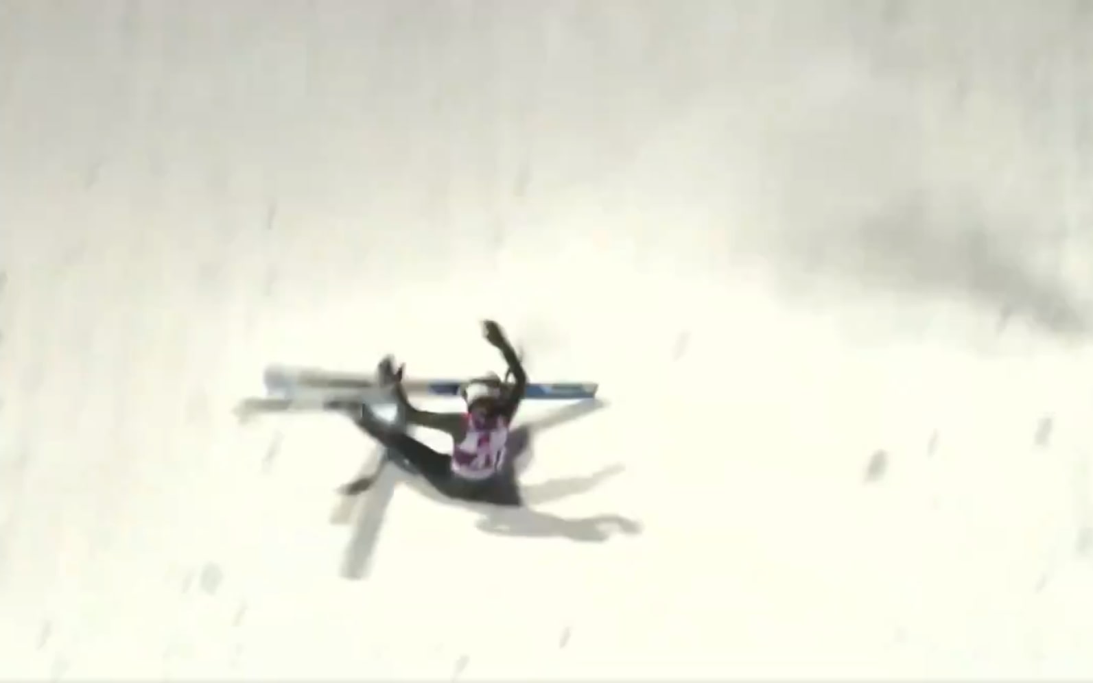 Groźny upadek na skoczni w Planicy. Chwile grozy podczas mistrzostw świata juniorów [WIDEO]