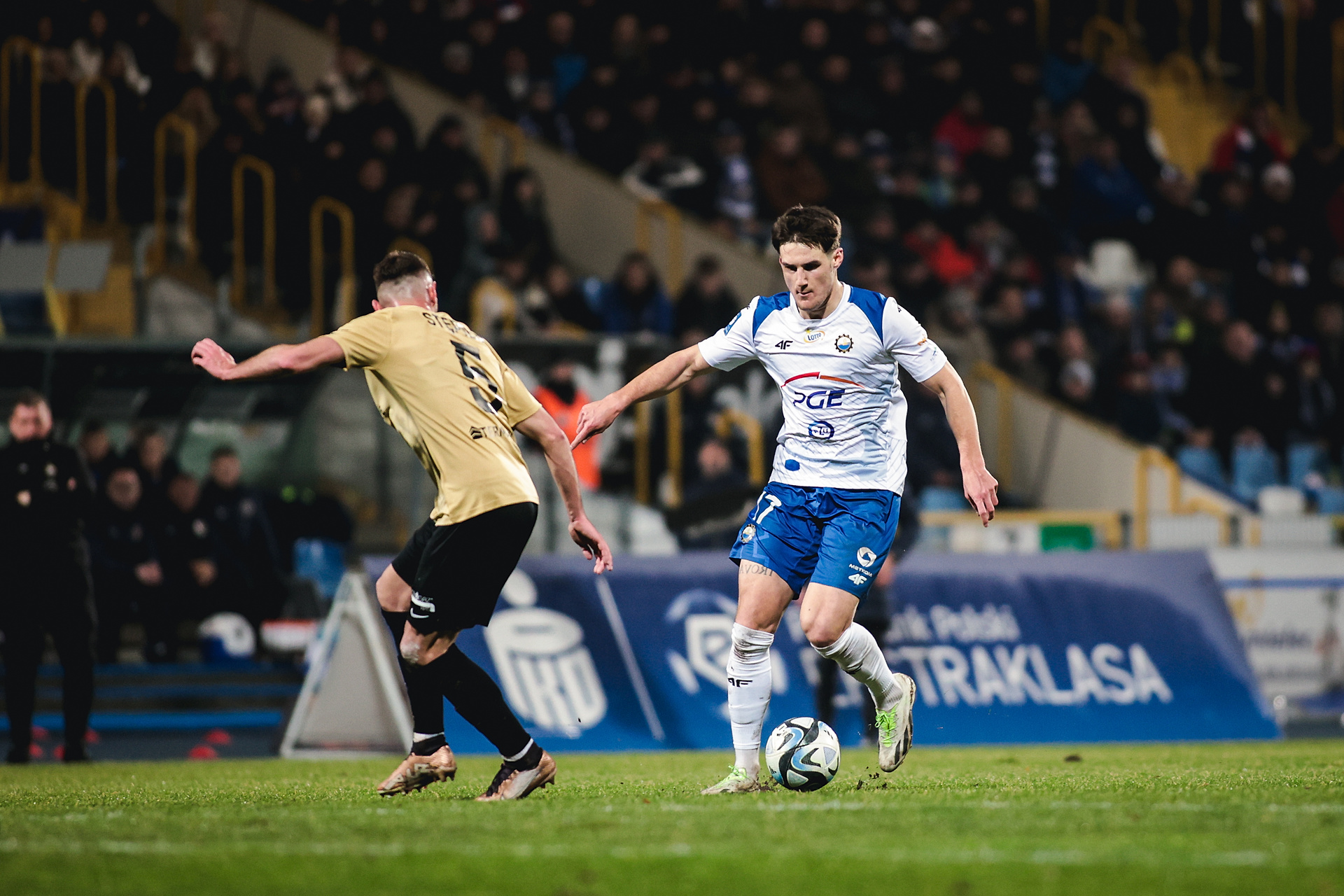 Stal Mielec - Widzew Łódź gdzie oglądać? Transmisja na żywo w TV i stream online z Ekstraklasy (13.04.2024)