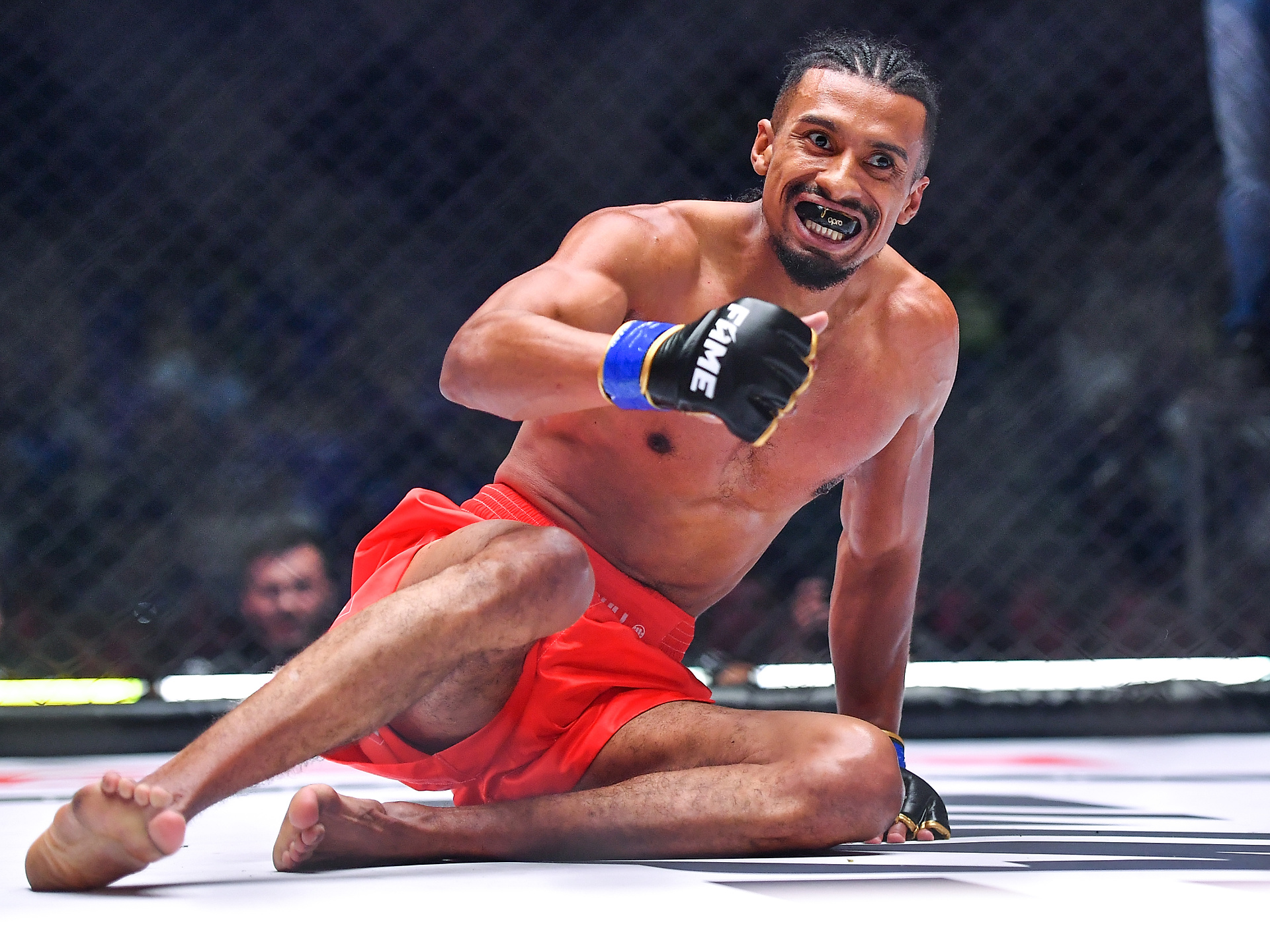 Poznaliśmy drugiego półfinalistę turnieju na Fame MMA. Freak-fighter zakończył karierę po walce [WIDEO]