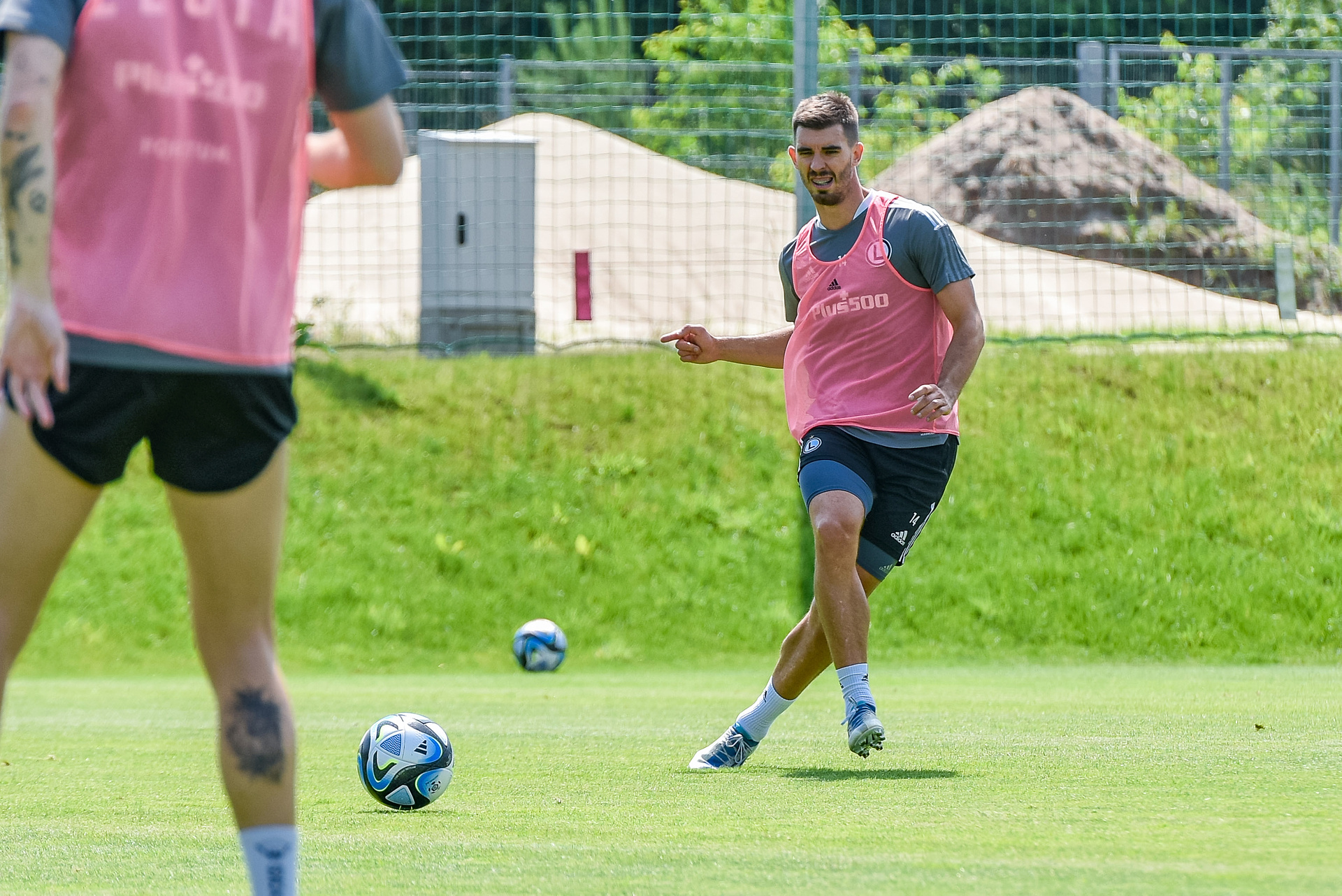 Legia Warszawa pozbyła się niepotrzebnego piłkarza. "Wojskowi" potwierdzili rozwiązanie umowy