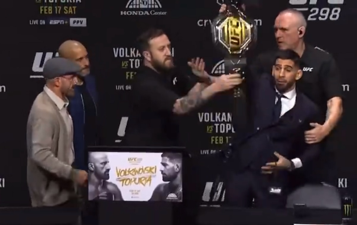 Niespodziewane sceny przed UFC 298. Zawodnik zabrał mistrzowi jego pas, wkroczyła ochrona [WIDEO]