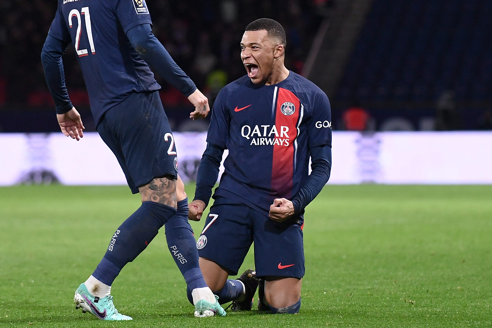 Media: Kylian Mbappe podpisał kontrakt z nowym klubem. Wielka saga transferowa dobiega końca