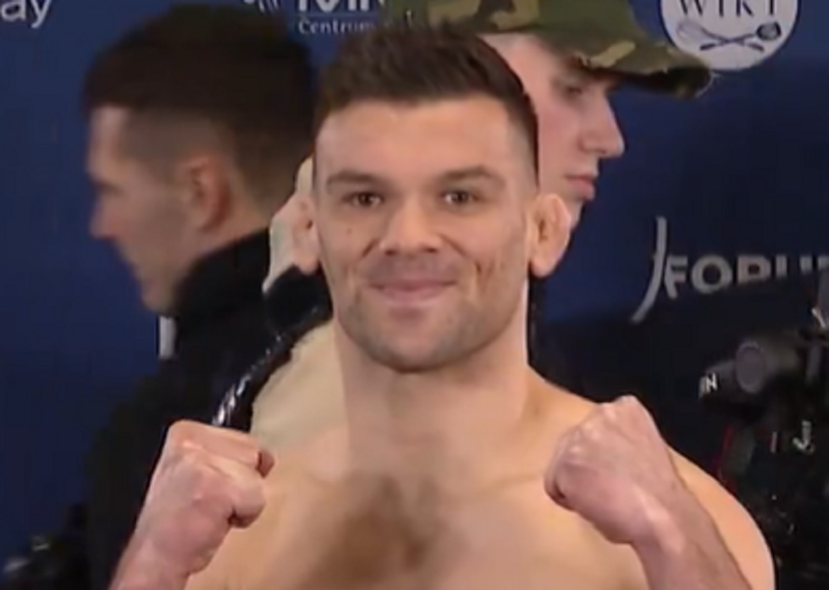 Okłamał lekarza, żeby móc dalej walczyć. Koszmarna kontuzja zawodnika KSW. Tak wyglądał po pojedynku [ZDJĘCIE]