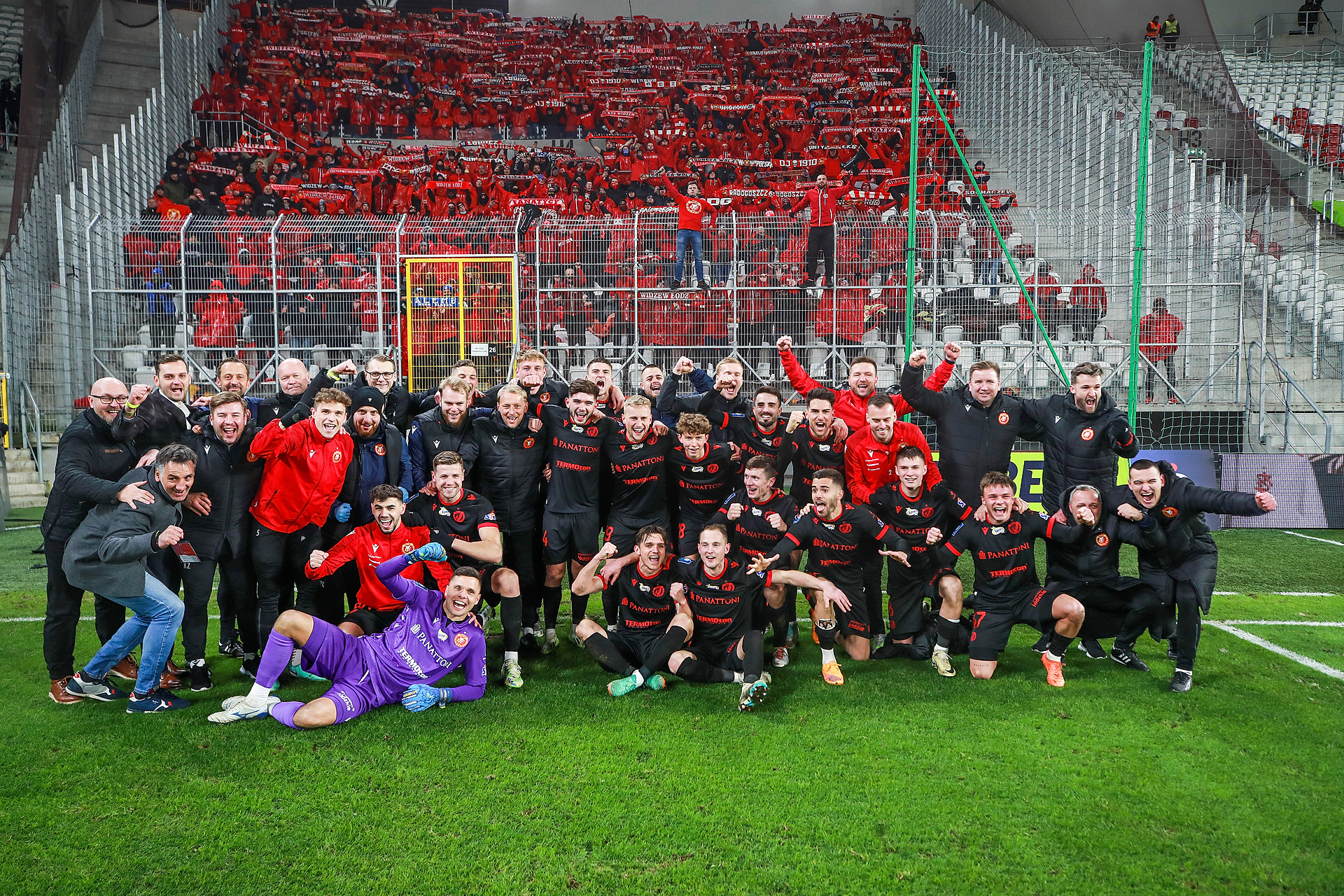 "Żenada". Dariusz Szpakowski grzmi po derbach Łodzi. Zdecydowana reakcja Widzewa na kibicowski skandal