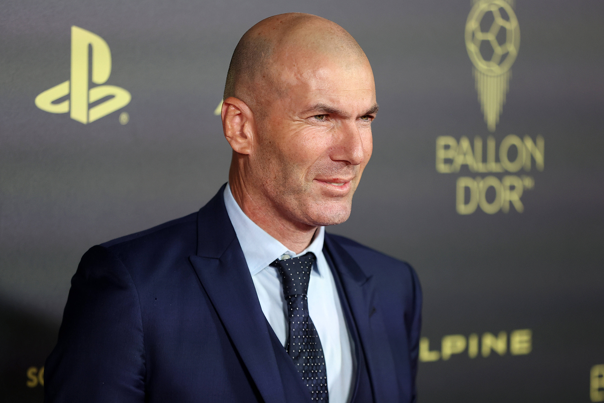 Zinedine Zidane może objąć słynny klub! "Nie może się doczekać powrotu. Jest napalony jak nigdy dotąd"