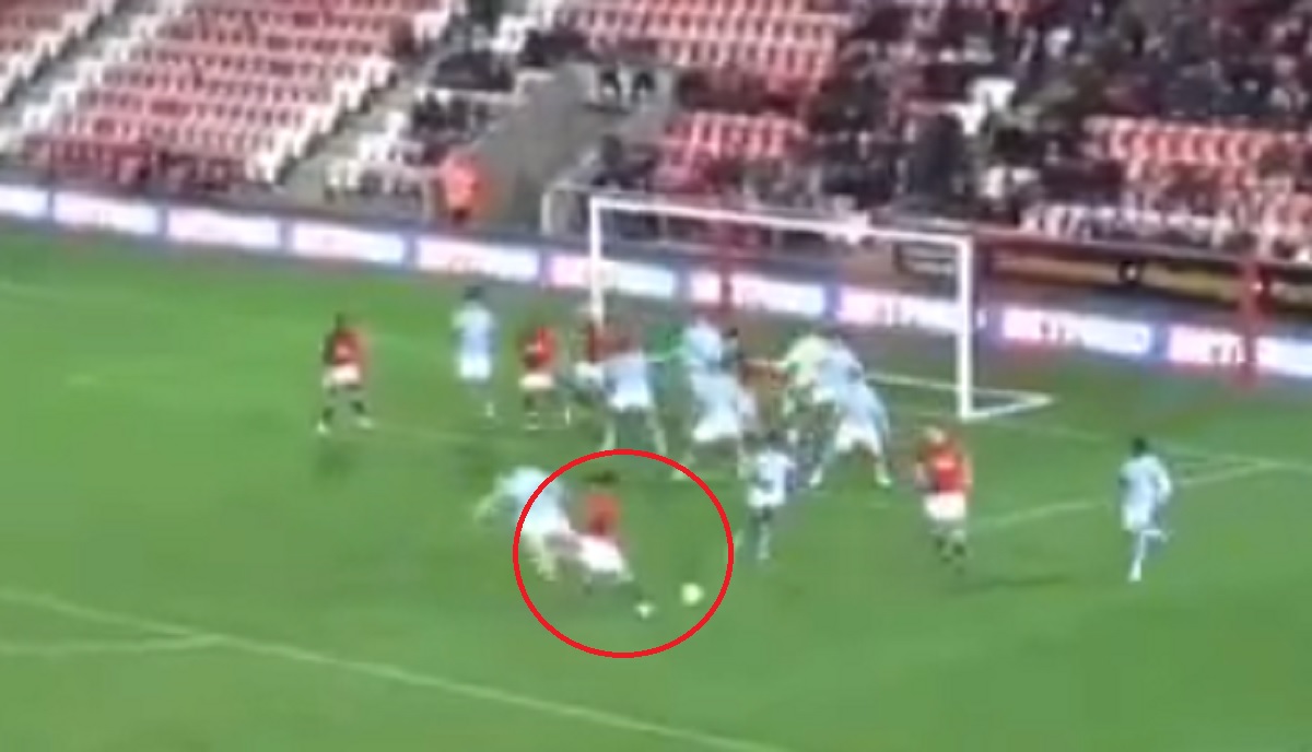 37-letni piłkarz-trener bohaterem juniorskiej drużyny Manchesteru United. Strzelił zwycięskiego gola w derbach