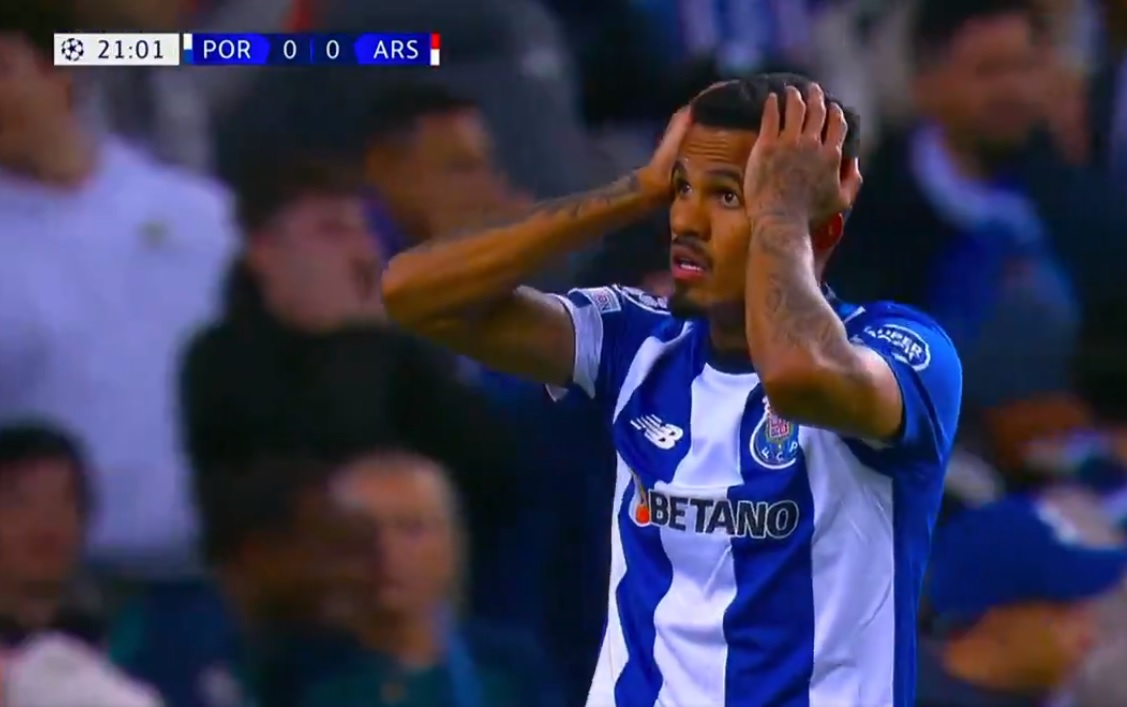Piłkarz FC Porto nie mógł uwierzyć w to, co zrobił. Spektakularne pudła w meczu z Arsenalem [WIDEO]