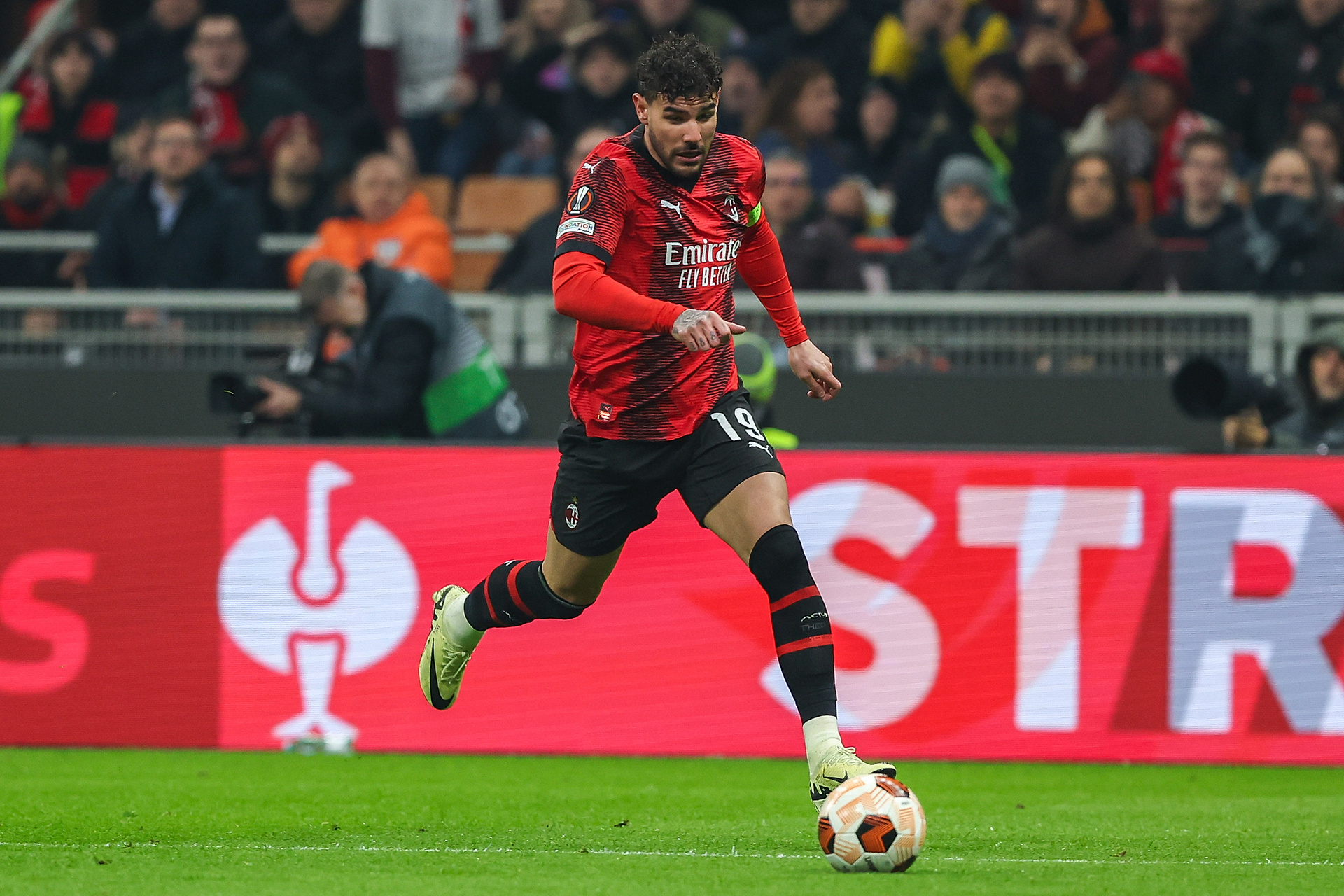 Bayern Monachium poznał cenę za Theo Hernandeza. Mistrzowie Niemiec muszą liczyć się z wielkim wydatkiem