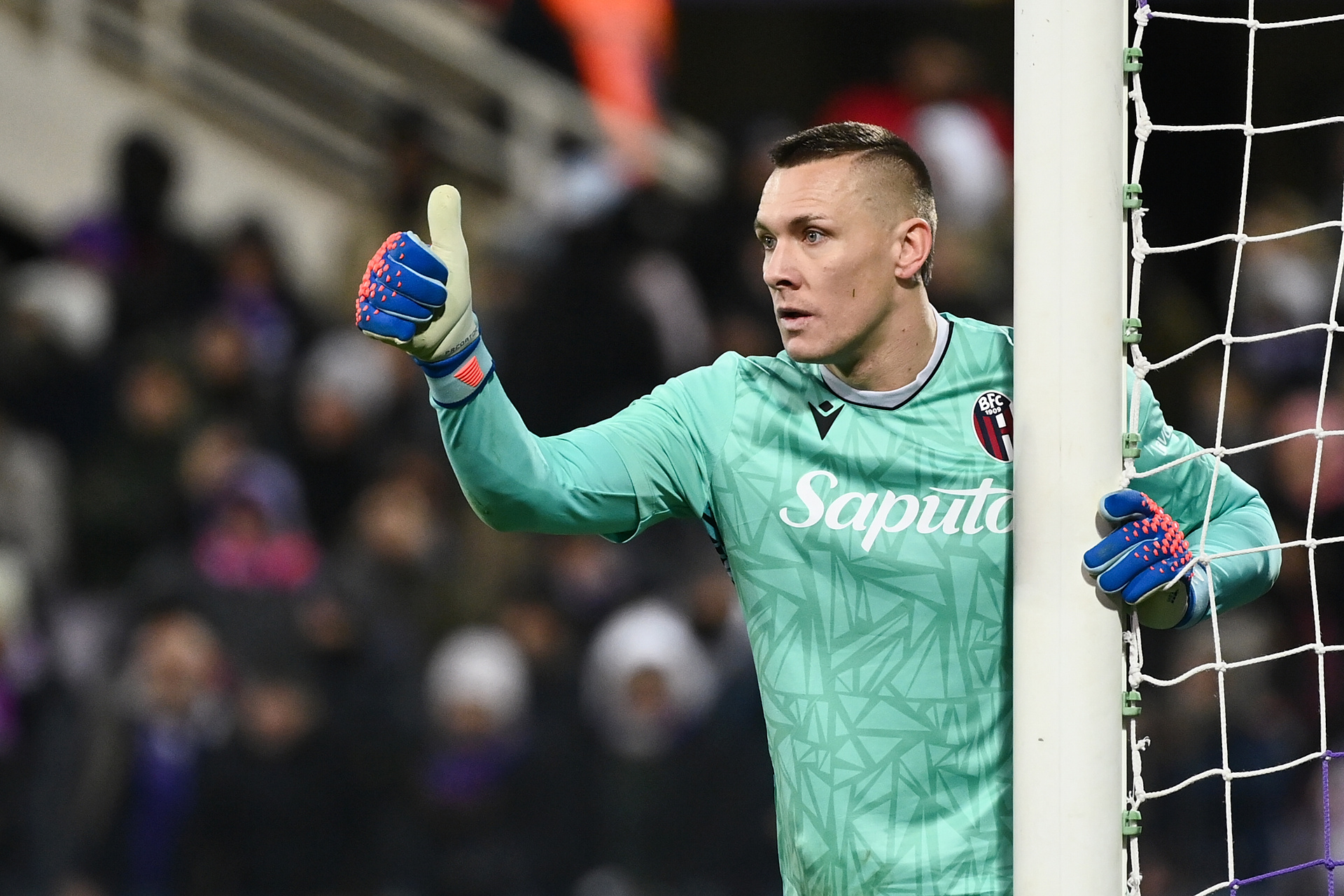 Skorupski nie dał się Świderskiemu. Bologna prze do Ligi Mistrzów [WIDEO]