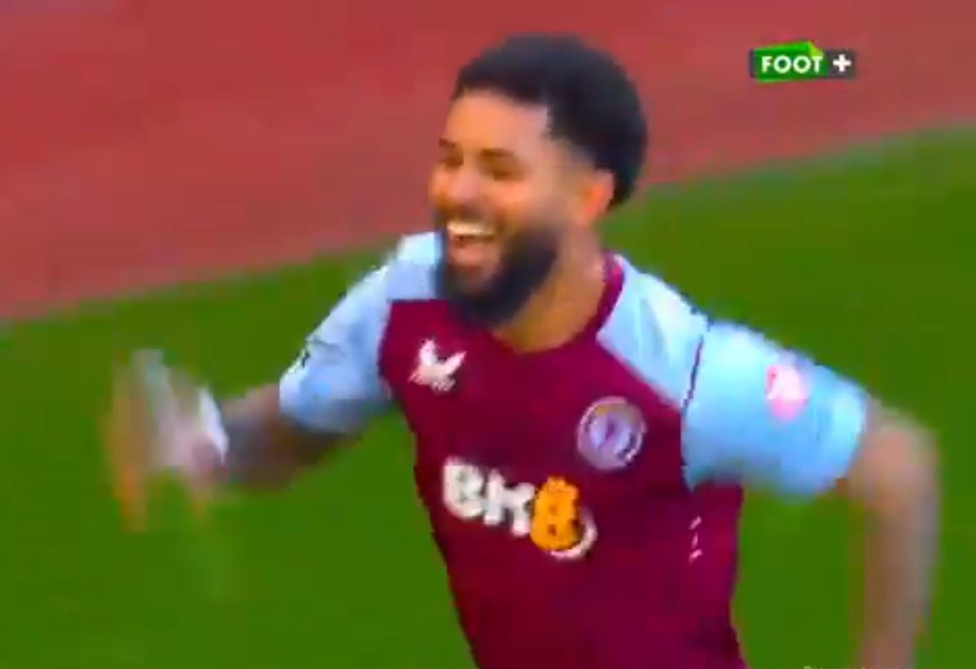 Wielkie emocje w meczu Aston Villi! Zespół Modera wyrwał remis, Polak nie podniósł się z ławki [WIDEO]
