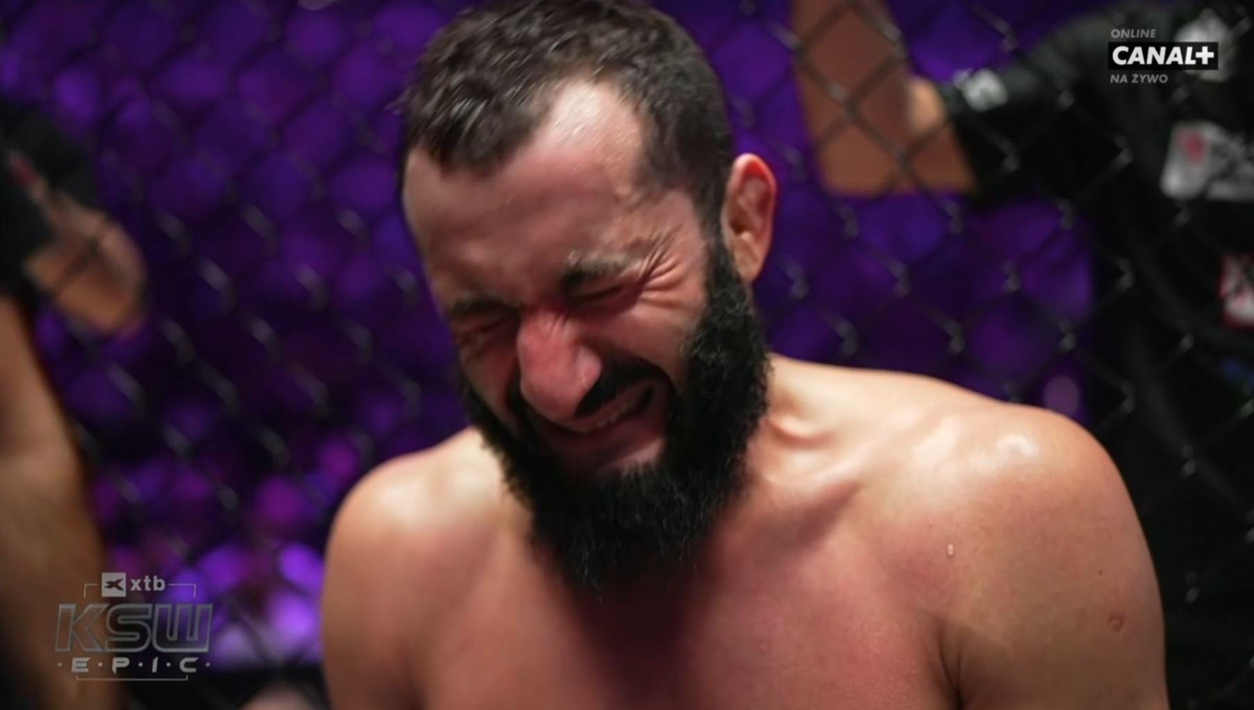 Dramat Mameda Chalidowa w walce wieczoru na KSW! Tomasz Adamek zwyciężył przez kontuzję rywala! [WIDEO]